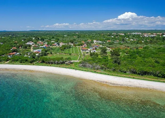 Emily 别墅 佩罗杰